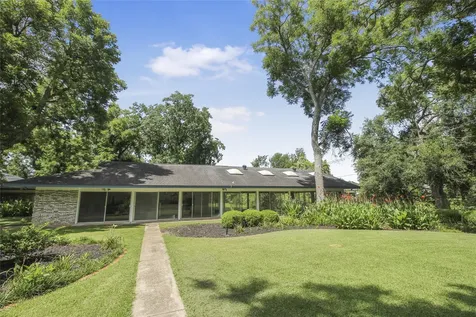 536 Oak Drive Lake Jackson TX 77566