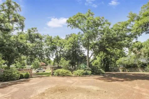 536 Oak Drive Lake Jackson TX 77566
