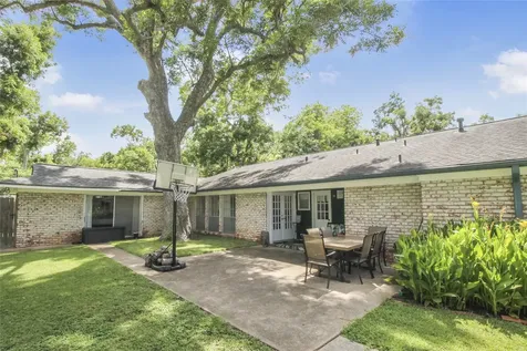 536 Oak Drive Lake Jackson TX 77566
