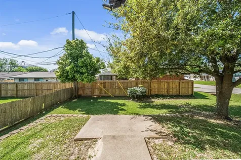 3802 Barracuda Lane La Porte TX 77571