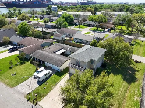3802 Barracuda Lane La Porte TX 77571