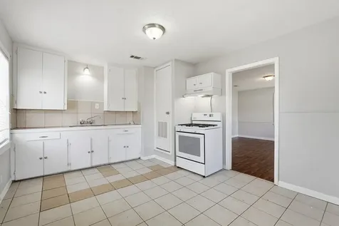729 13th Avenue N Texas City TX 77590