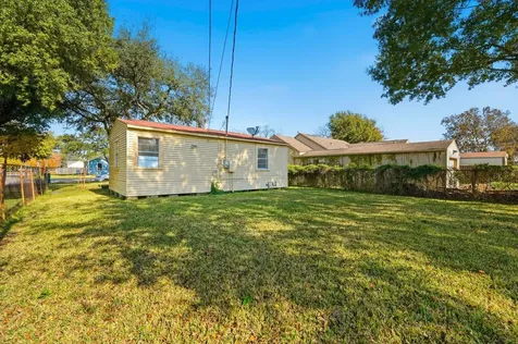 729 13th Avenue N Texas City TX 77590