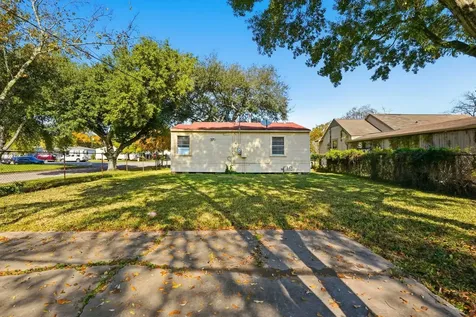 729 13th Avenue N Texas City TX 77590