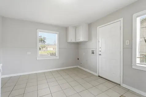 729 13th Avenue N Texas City TX 77590