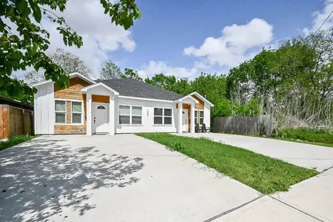 5007 Briscoe Street A Houston TX 77033