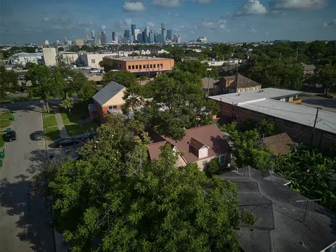 4311 Pease Street Houston TX 77023