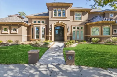 4 Island Green Court Kingwood TX 77339