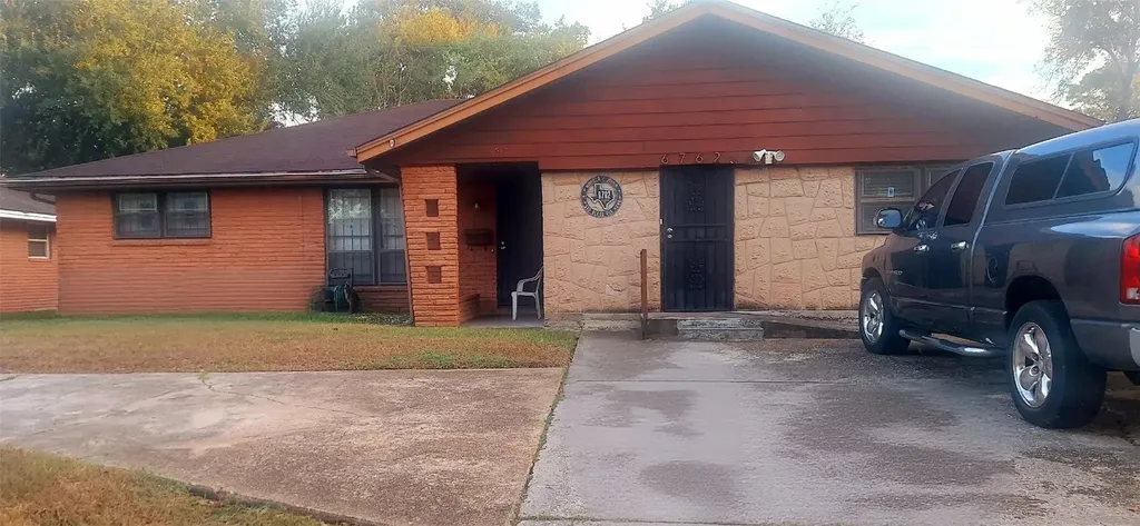 6762 Glen Rock Drive Houston TX 77087