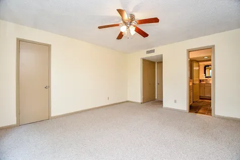 6533 Bayou Glen Road 6533 Houston TX 77057