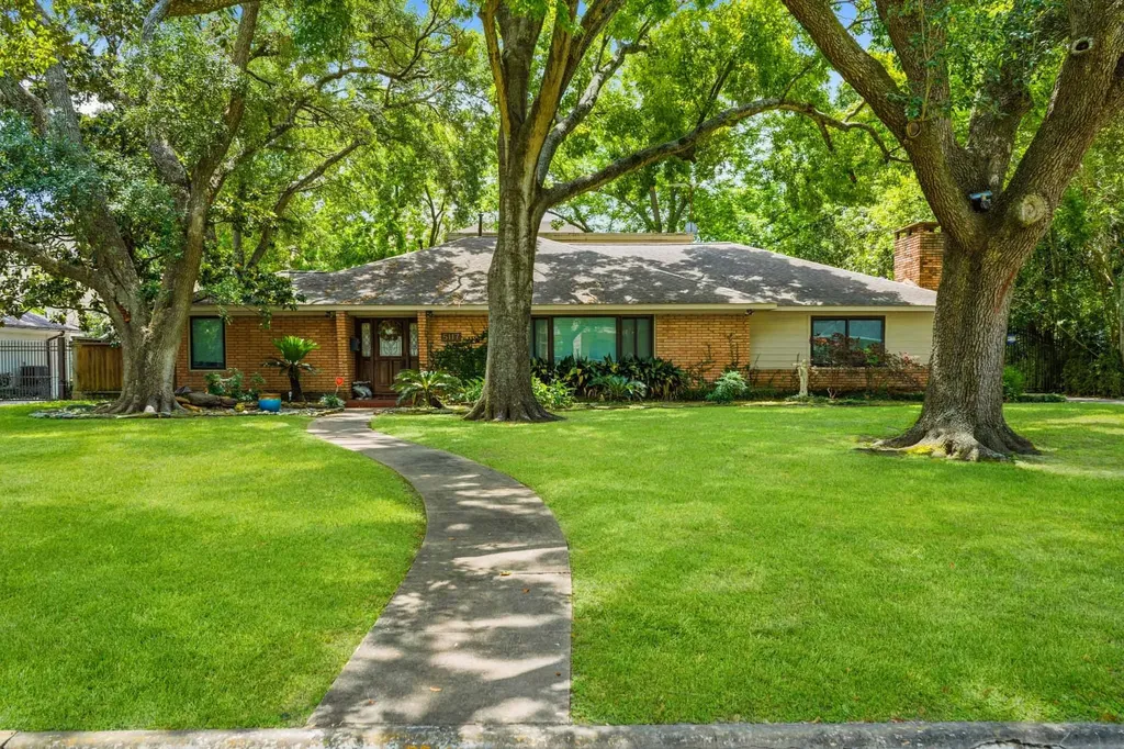 5117 Valerie Street Bellaire TX 77401