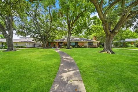 5117 Valerie Street Bellaire TX 77401