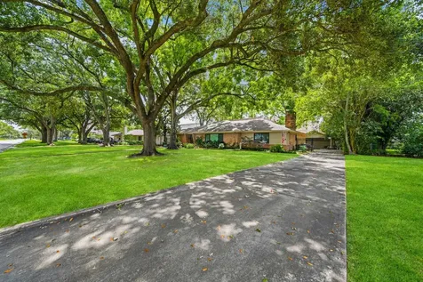 5117 Valerie Street Bellaire TX 77401