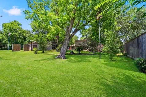 5117 Valerie Street Bellaire TX 77401