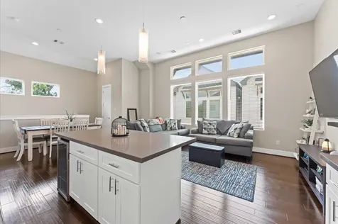 2422 Cochran Street Houston TX 77009
