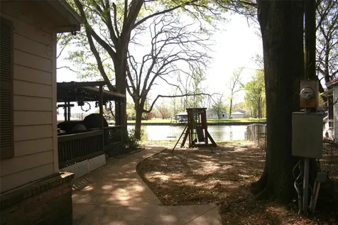 24 Lazy Bend Drive Huntsville TX 77320