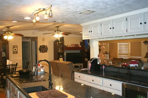 24 Lazy Bend Drive Huntsville TX 77320