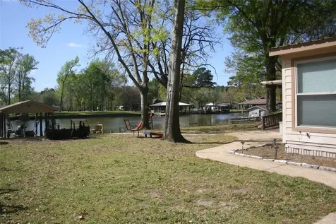 24 Lazy Bend Drive Huntsville TX 77320