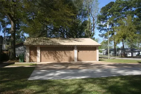 24 Lazy Bend Drive Huntsville TX 77320