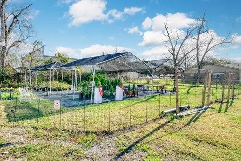 710 S May Street Madisonville TX 77864