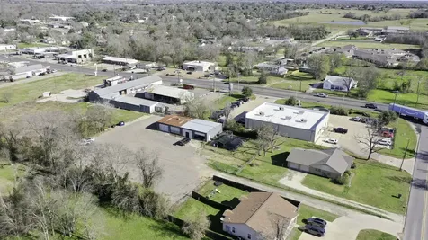 710 S May Street Madisonville TX 77864