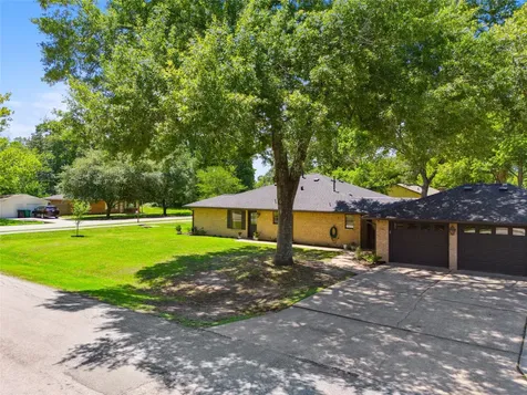 843 Fall Creek Drive Huffman TX 77336