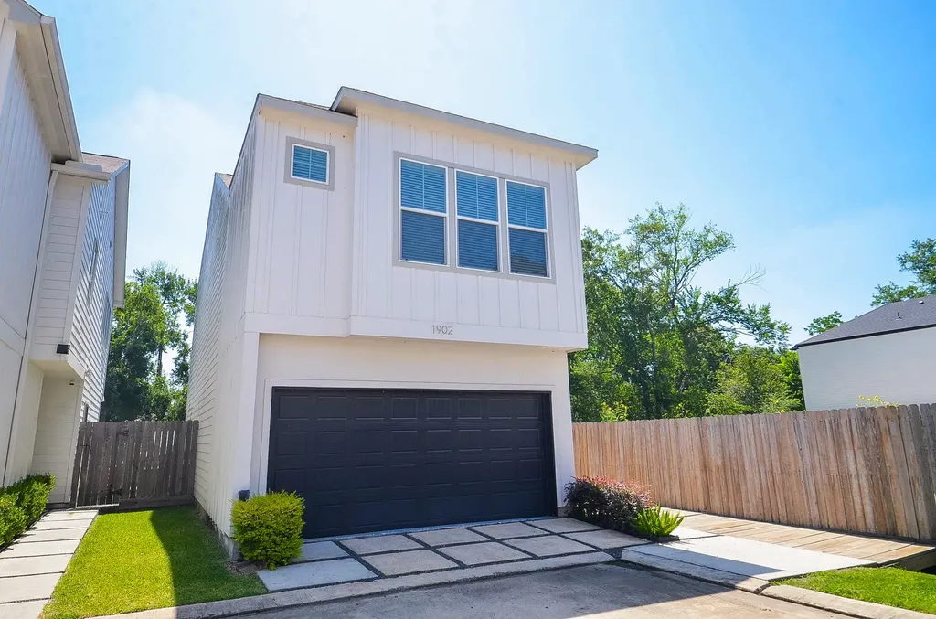 1902 Hollister Spruce Lane Houston TX 77080