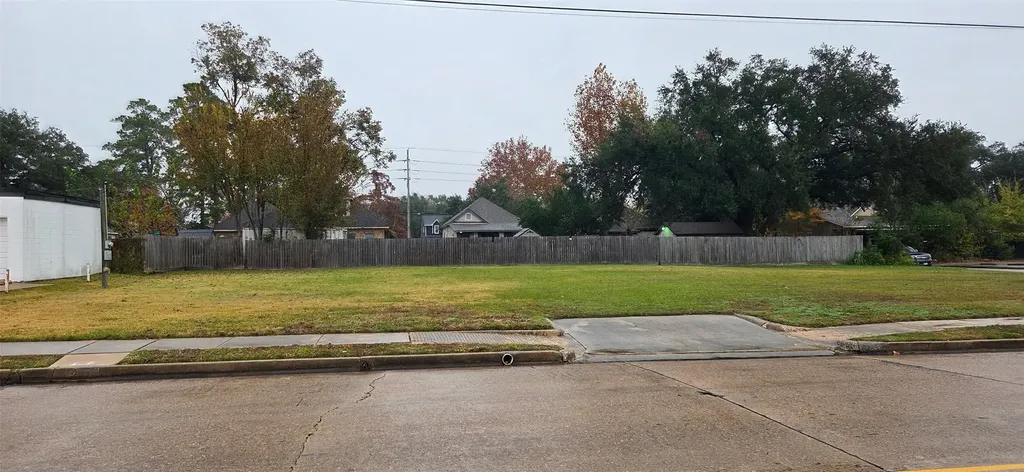 711 E Main Street Humble TX 77338