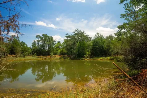 5131 N State Highway 6 Hearne TX 77859