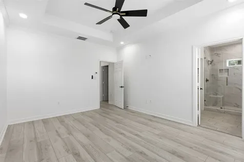 6037 S Acres Drive Houston TX 77048