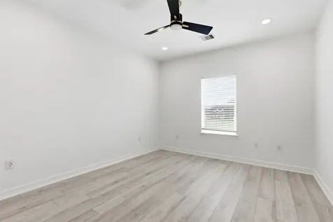 6037 S Acres Drive Houston TX 77048