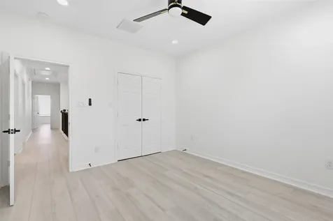6037 S Acres Drive Houston TX 77048