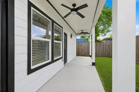6037 S Acres Drive Houston TX 77048
