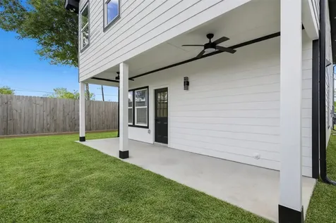 6037 S Acres Drive Houston TX 77048