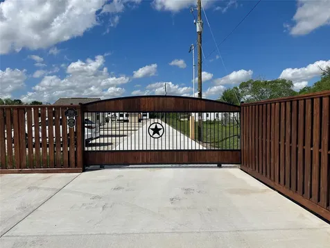 17310 Cowan Road Alvin TX 77511
