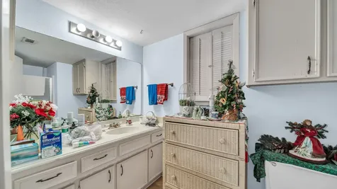 672 Bending Oaks Drive Bellville TX 77418