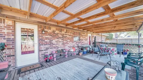 672 Bending Oaks Drive Bellville TX 77418