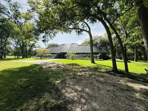 1504 Half Moon Drive Wharton TX 77488