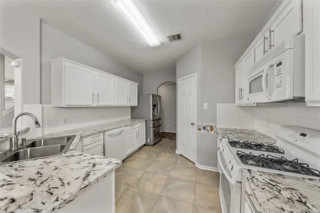 6354 Wilshire Ridge Houston TX 77040