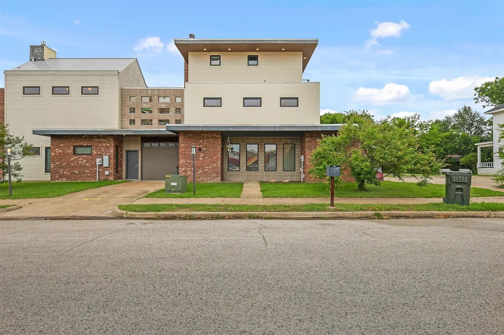 213 N Houston Avenue Bryan TX 77803
