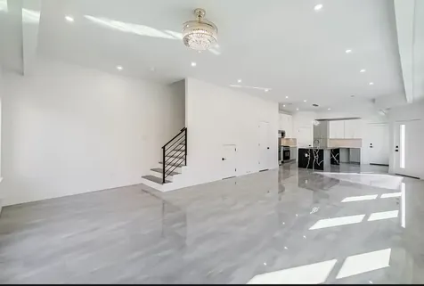 5014 Creekmont Drive Houston TX 77091