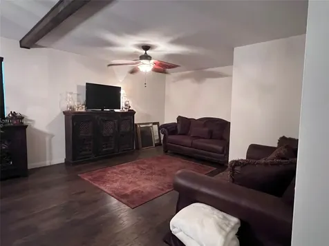 363 W Santa Fe Street Conroe TX 77301