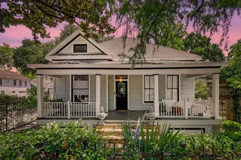 2910 Houston Avenue Houston TX 77009
