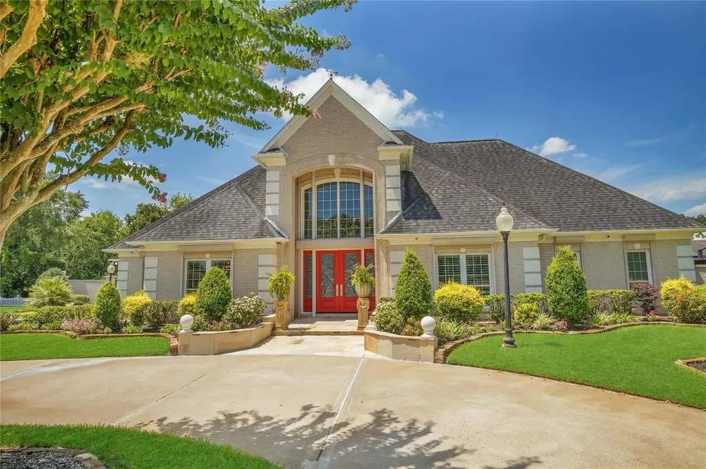 204 Oak Drive Friendswood TX 77546