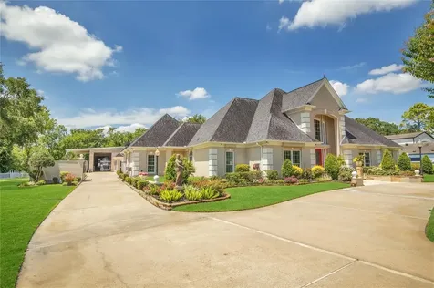 204 Oak Drive Friendswood TX 77546