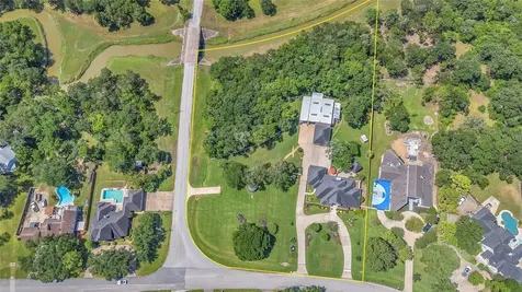 204 Oak Drive Friendswood TX 77546
