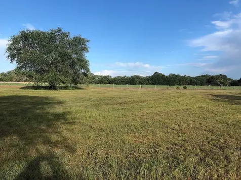 Lot 1 Pvt 1671 Hallettsville TX 77964