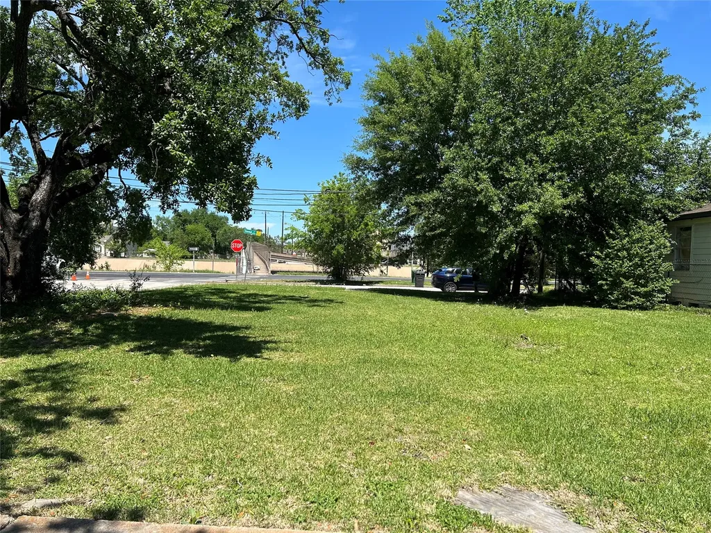 4702 Stonewall Street Houston TX 77020