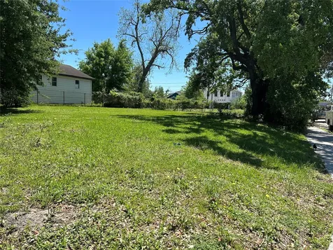 4702 Stonewall Street Houston TX 77020
