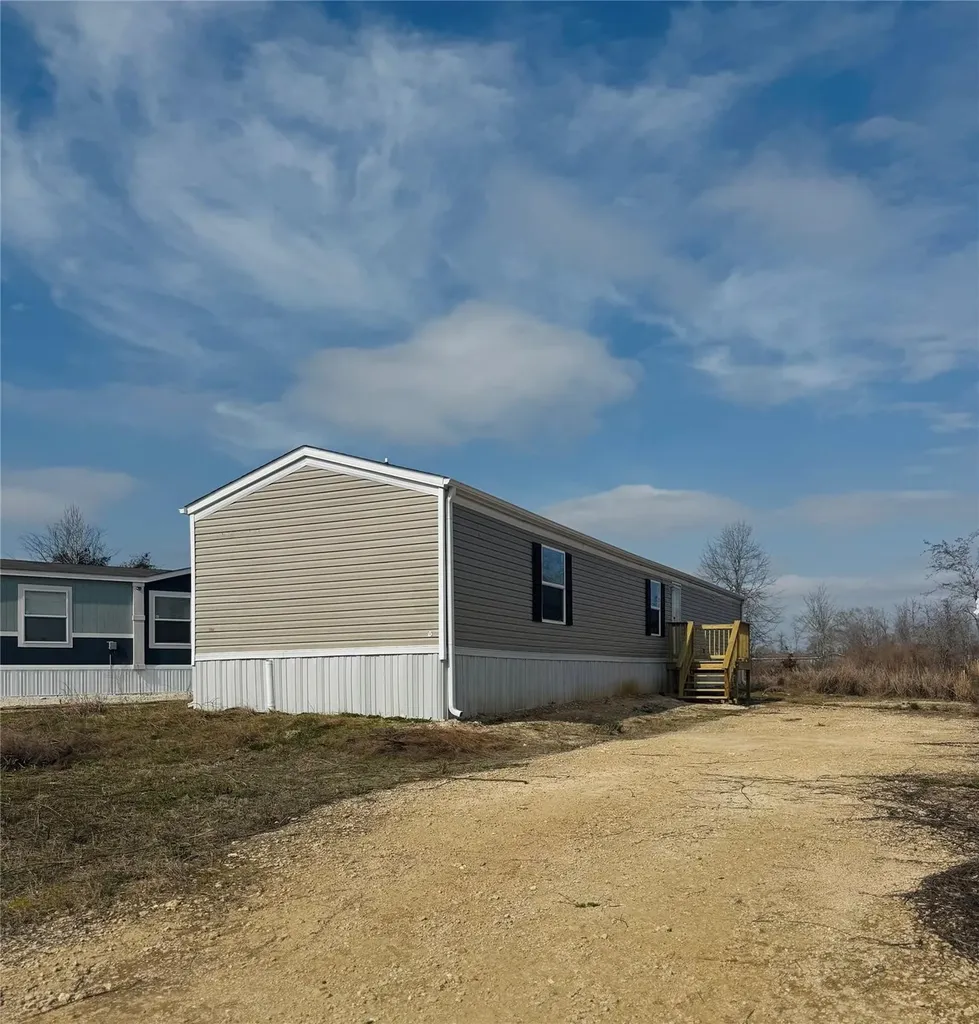 455 Road 5202 Cleveland TX 77327